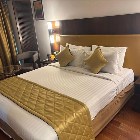 העיר בנגלור Iris The Business Hotel מראה חיצוני תמונה