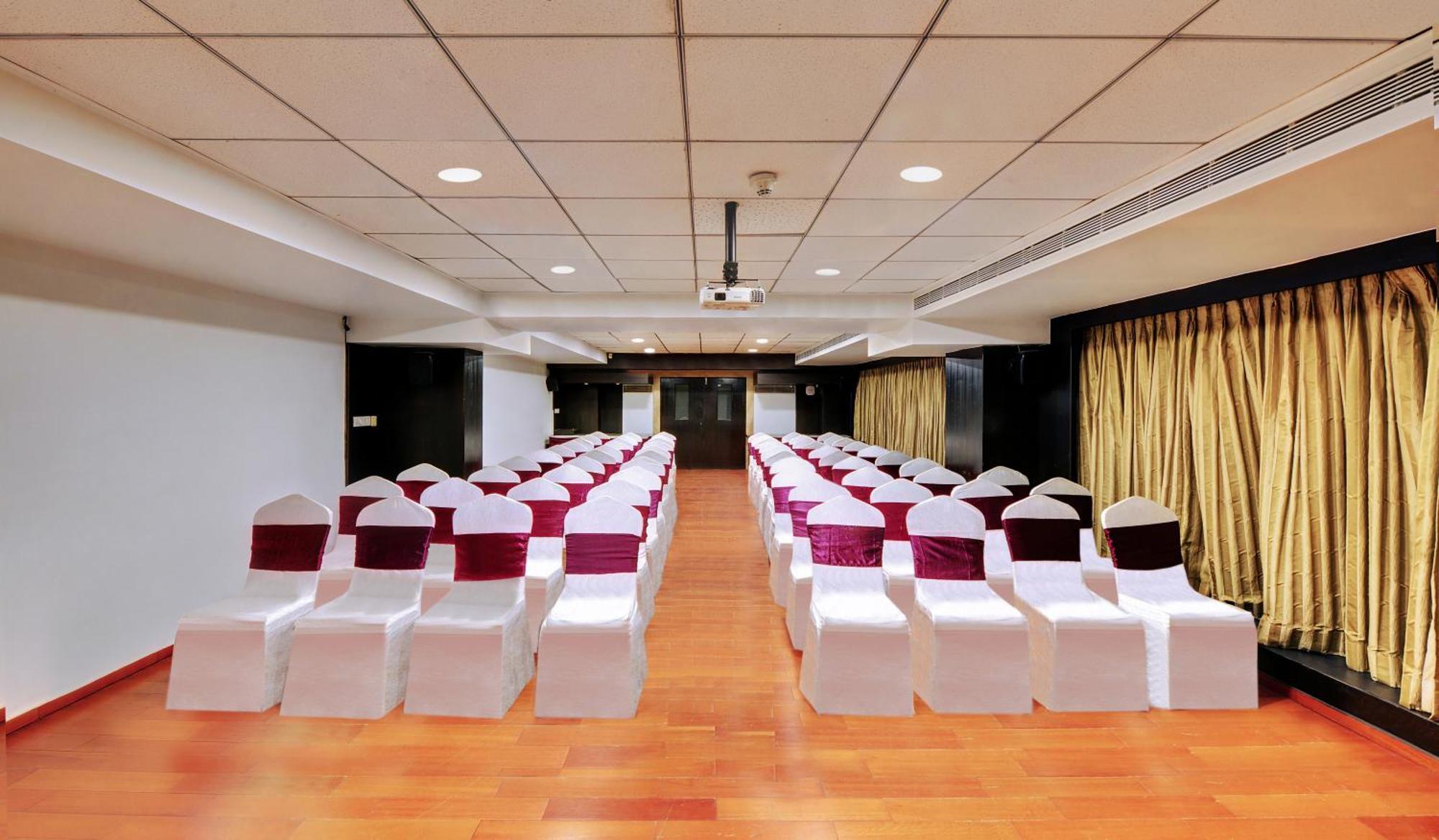 העיר בנגלור Iris The Business Hotel מראה חיצוני תמונה