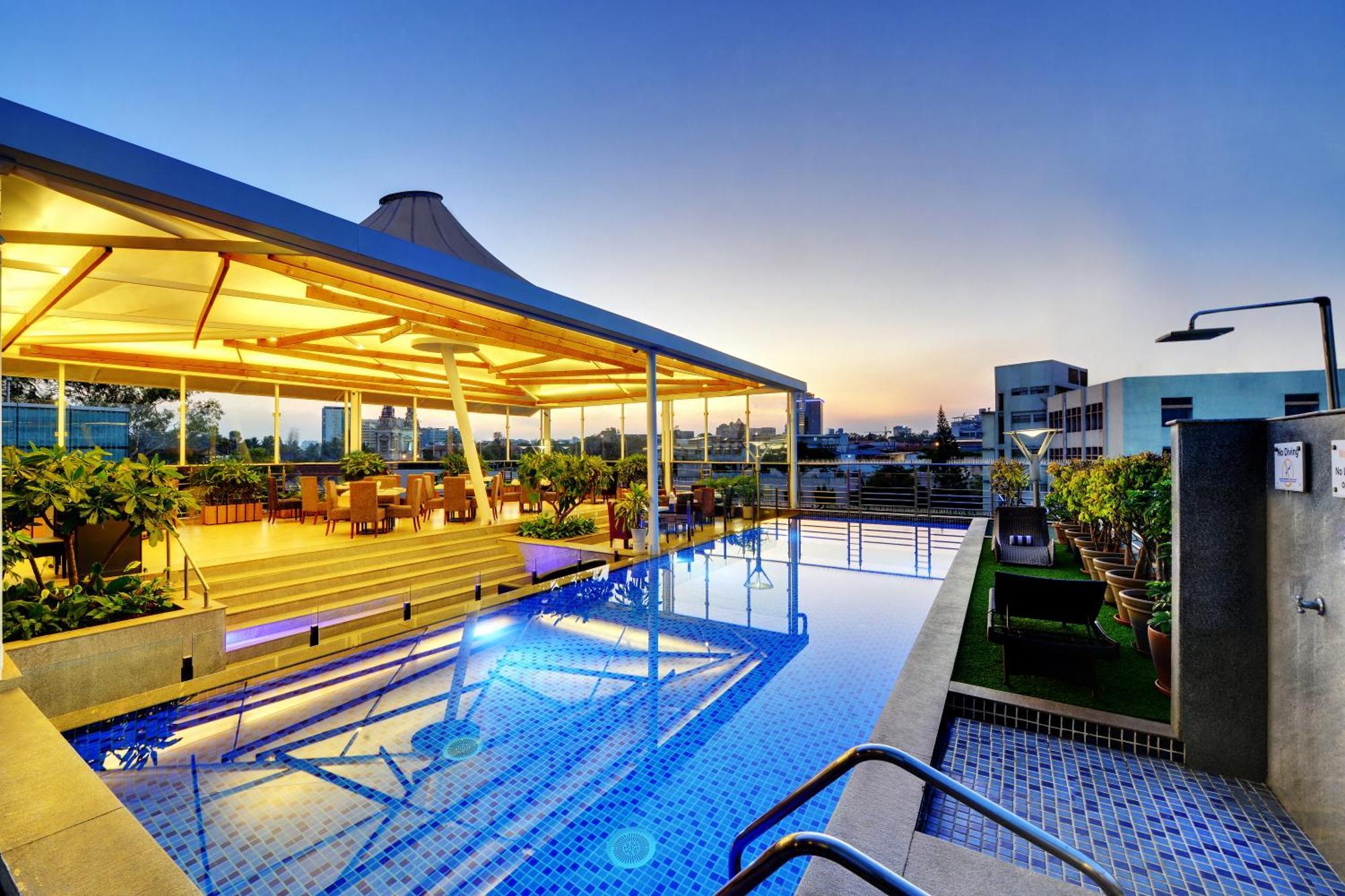 העיר בנגלור Iris The Business Hotel מראה חיצוני תמונה