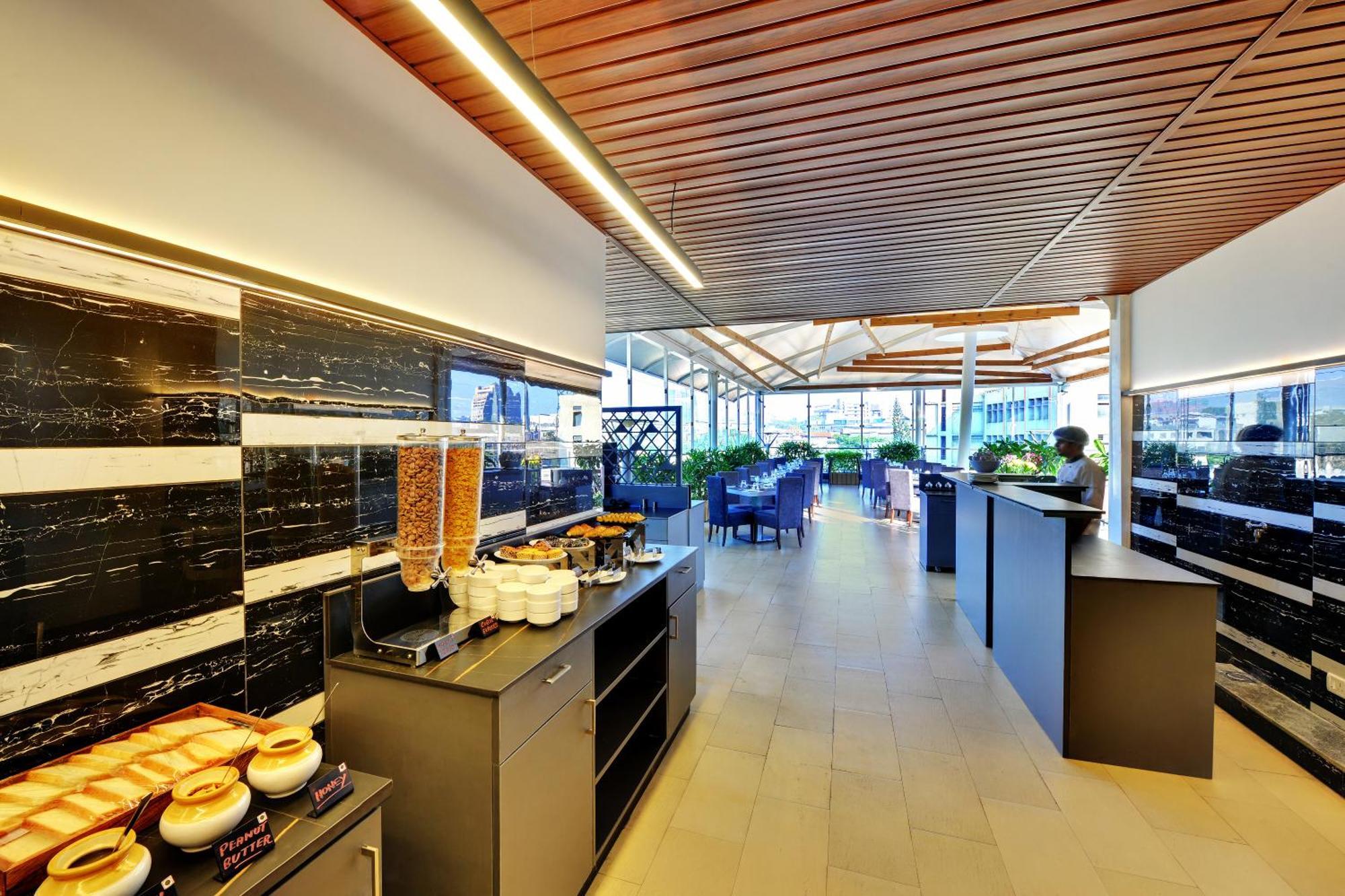 העיר בנגלור Iris The Business Hotel מראה חיצוני תמונה