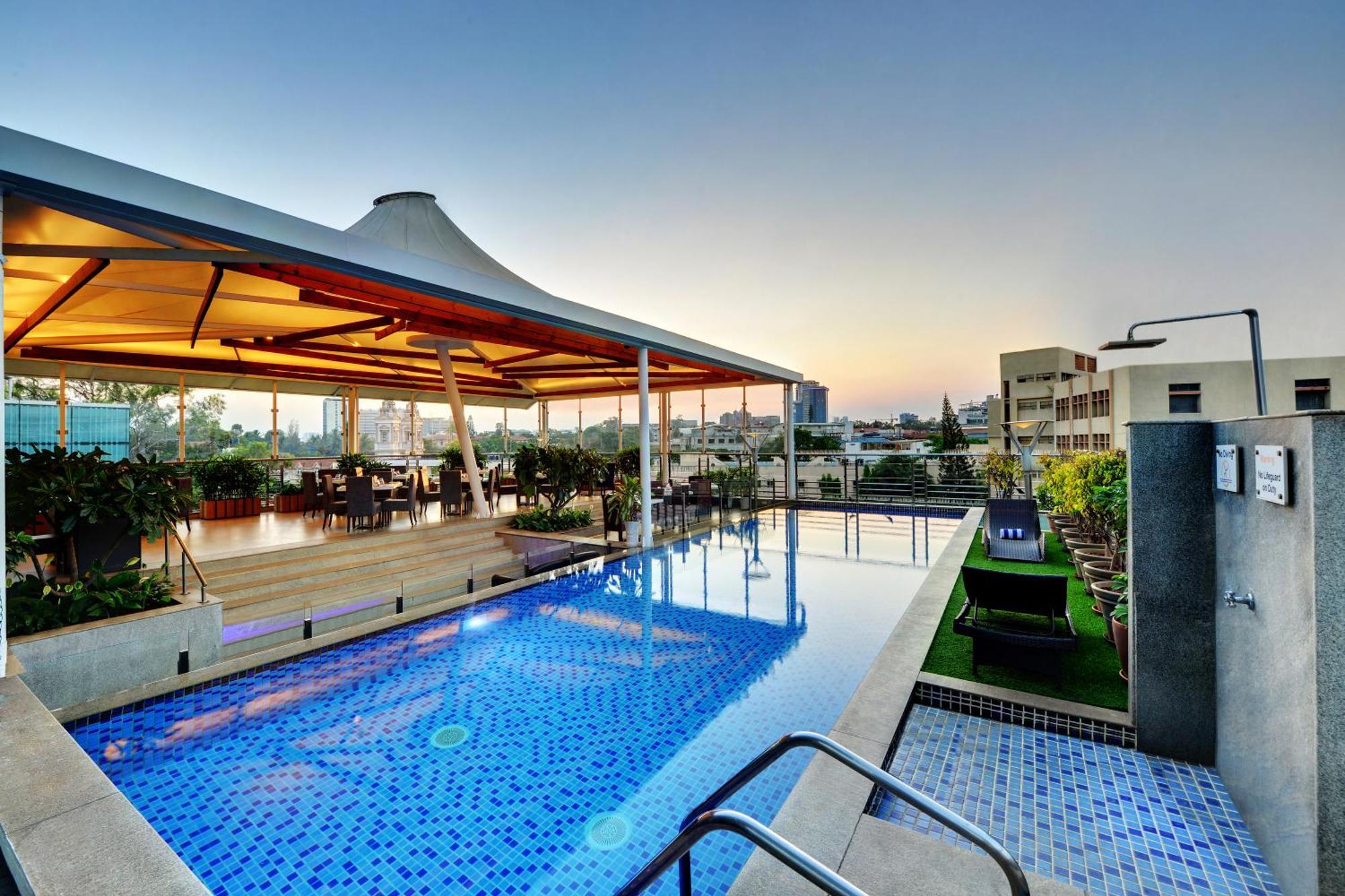 העיר בנגלור Iris The Business Hotel מראה חיצוני תמונה