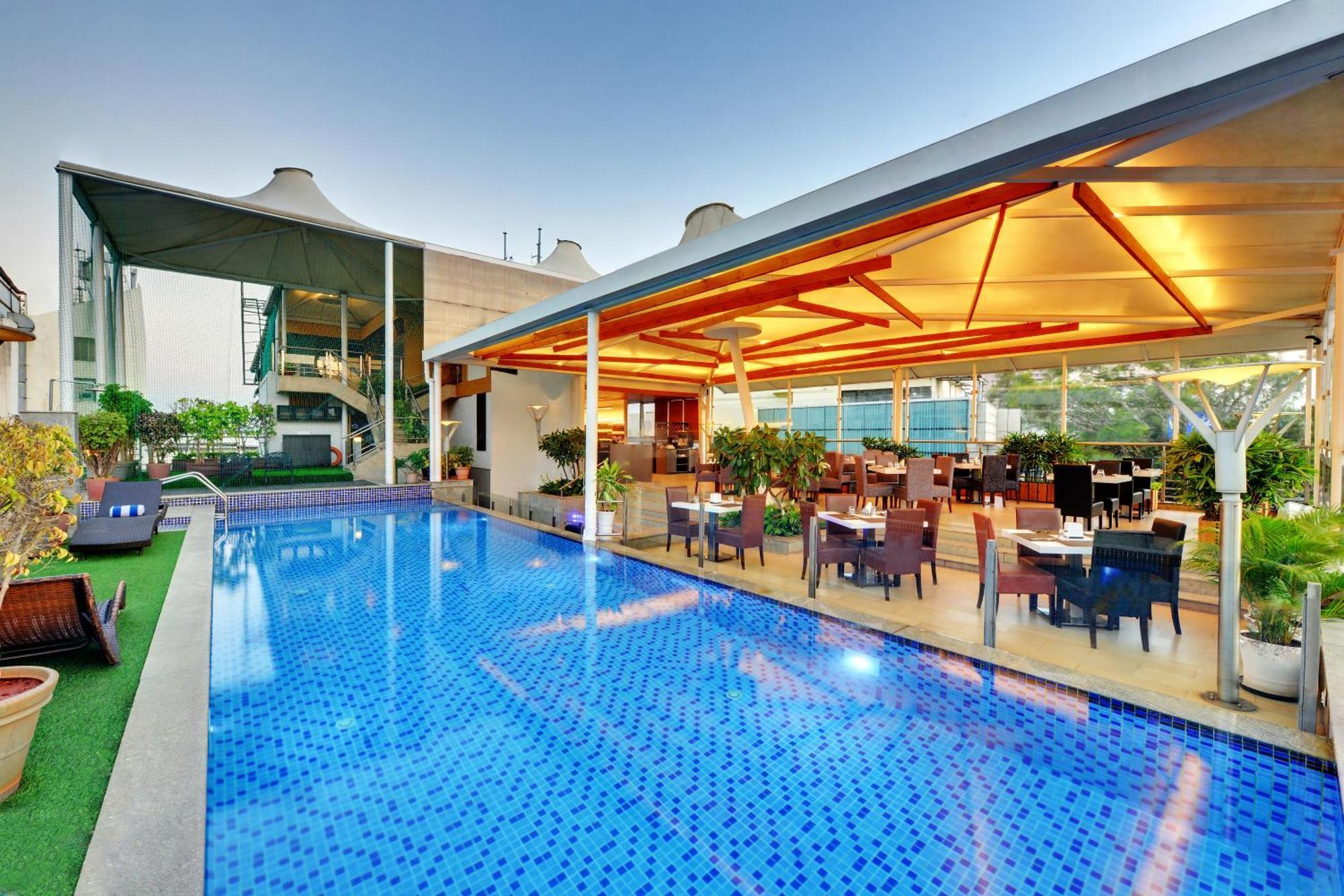 העיר בנגלור Iris The Business Hotel מראה חיצוני תמונה