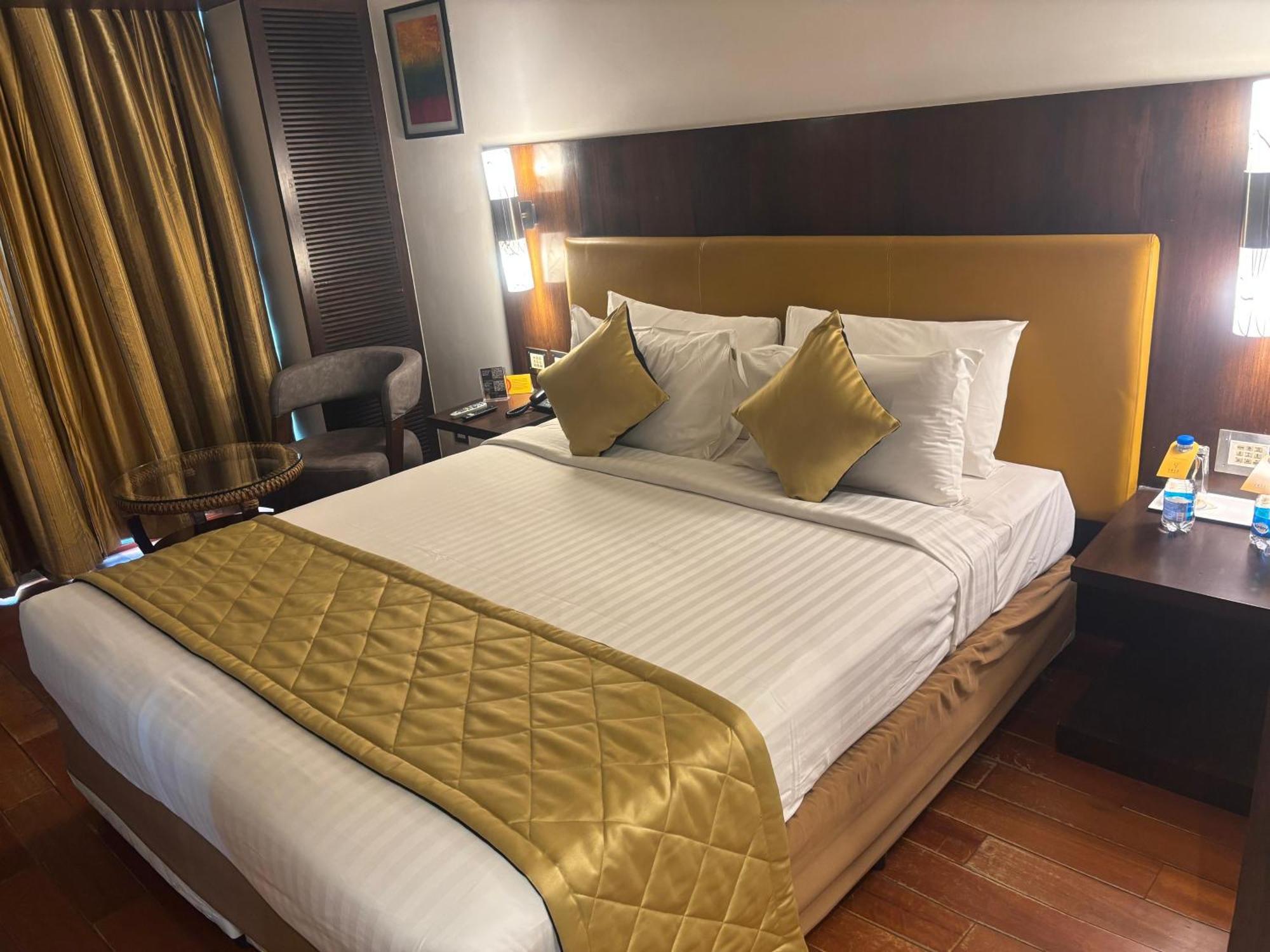 העיר בנגלור Iris The Business Hotel מראה חיצוני תמונה