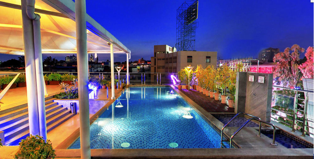העיר בנגלור Iris The Business Hotel מראה חיצוני תמונה