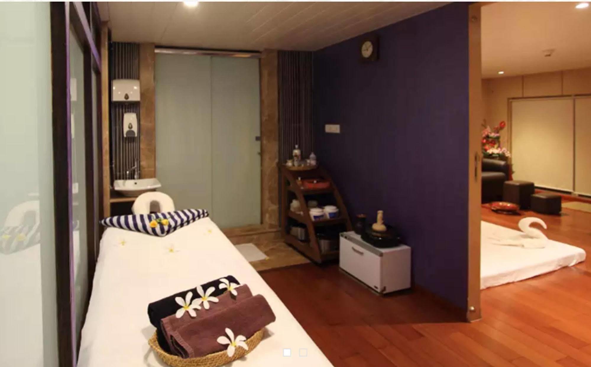 העיר בנגלור Iris The Business Hotel מראה חיצוני תמונה