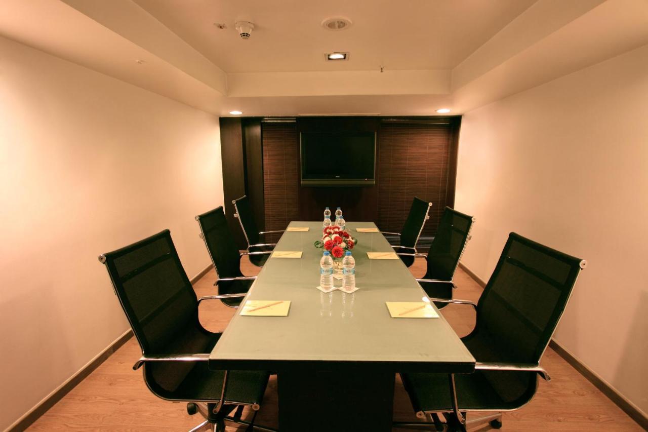 העיר בנגלור Iris The Business Hotel מראה חיצוני תמונה